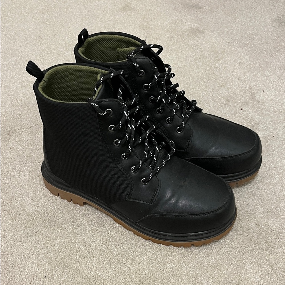 Black Quilted Hunting Boots Kids 3 / Womens 7